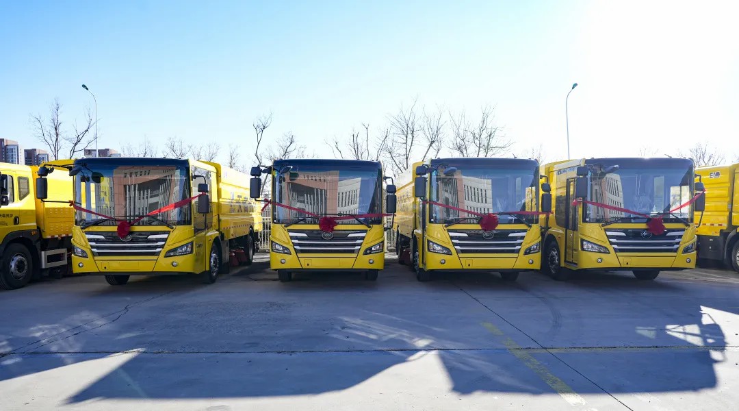 宇通純電動高速掃路車批量交付天津，助力綠色養護升級！