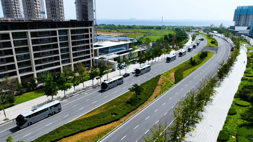 “國風”邂逅“海風”,宇通助力大連成信革新高端出行賽道 “國風”邂逅“海風”,宇通助力大連成信革新高端出行賽道