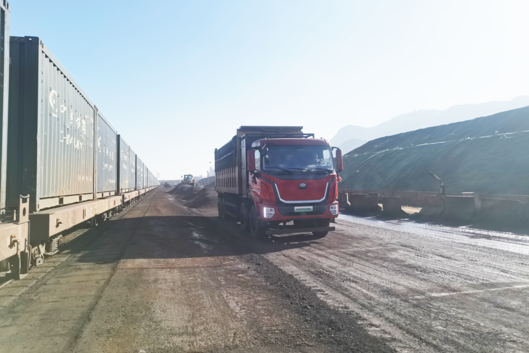 創(chuàng)富紀(jì)實錄丨可靠助力,在港口開啟盈運版“飛馳人生” 創(chuàng)富紀(jì)實錄丨可靠助力,在港口開啟盈運版“飛馳人生”