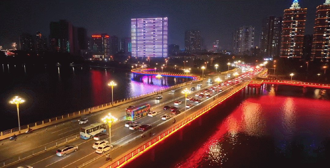 構(gòu)建轉(zhuǎn)型新模式!宇通助力臨沂公交點亮瑯琊“夜經(jīng)濟(jì)” 圖片